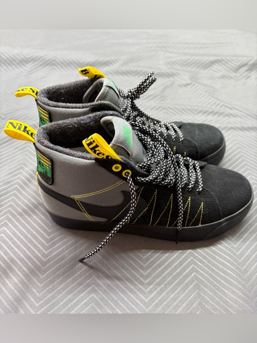 Nike Men’s SB Zoom Blazer Mid Premium Acclimate Sneaker Size US 7.5 Grey/Black